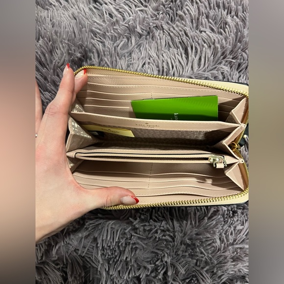 BNWT Kate Spade Wallet in light pink / black - Picture 4 of 4